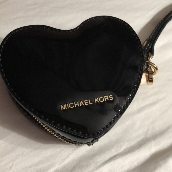 Michael Kors heart wristlet or coin purse - Picture 11 of 11